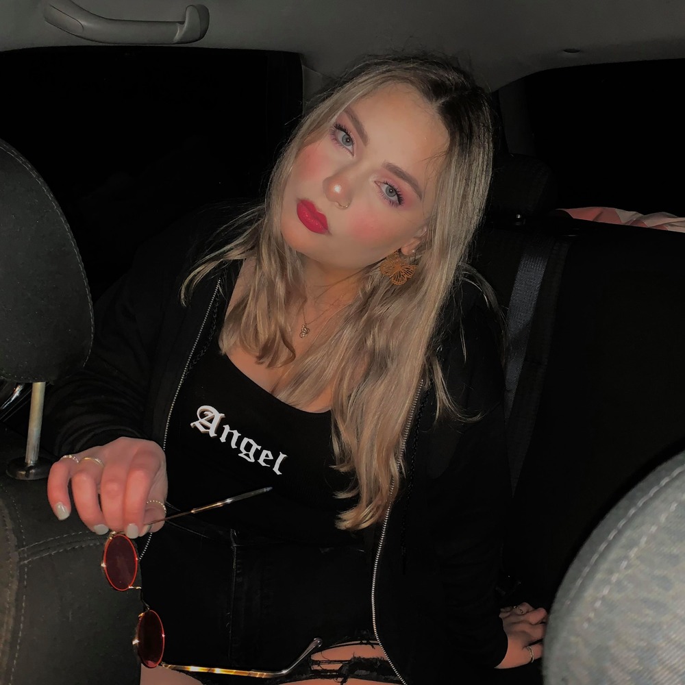 Meet your Posher, Lexie